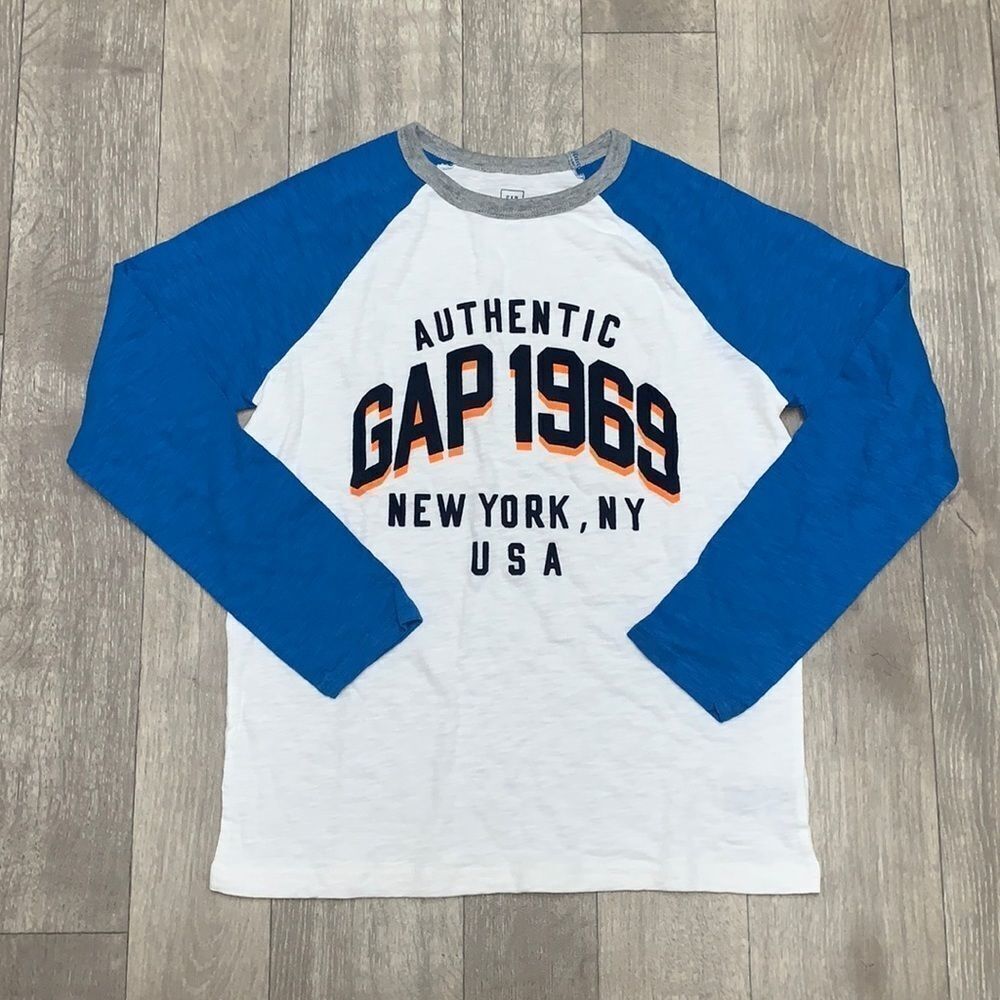 Boys GAP Longsleeve Shirt‎